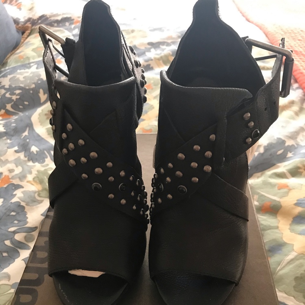 NIB Luxury Rebel Studded Peep Toe Heels